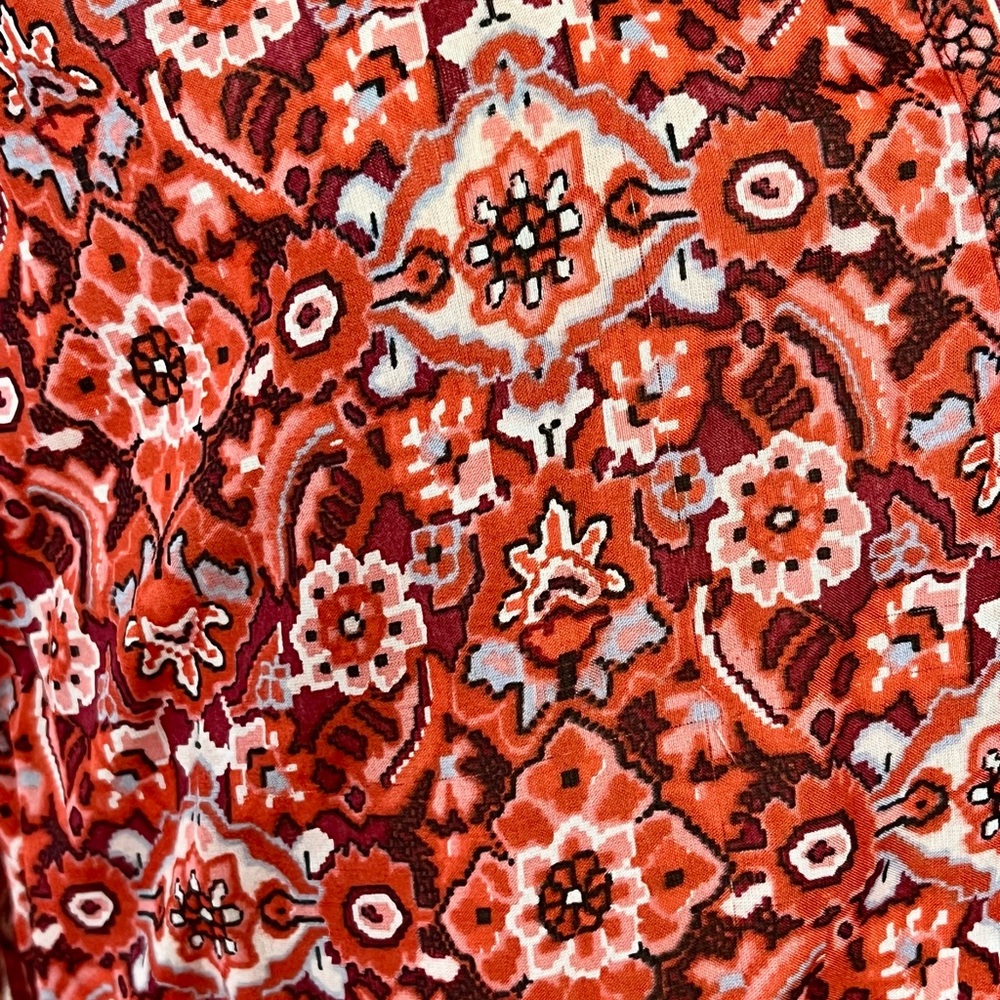 ANN TAYLOR LOFT Sz L The Softened Shirt Scarlet Bouquet
Softened Shirt Sheer - Picture 7 of 17